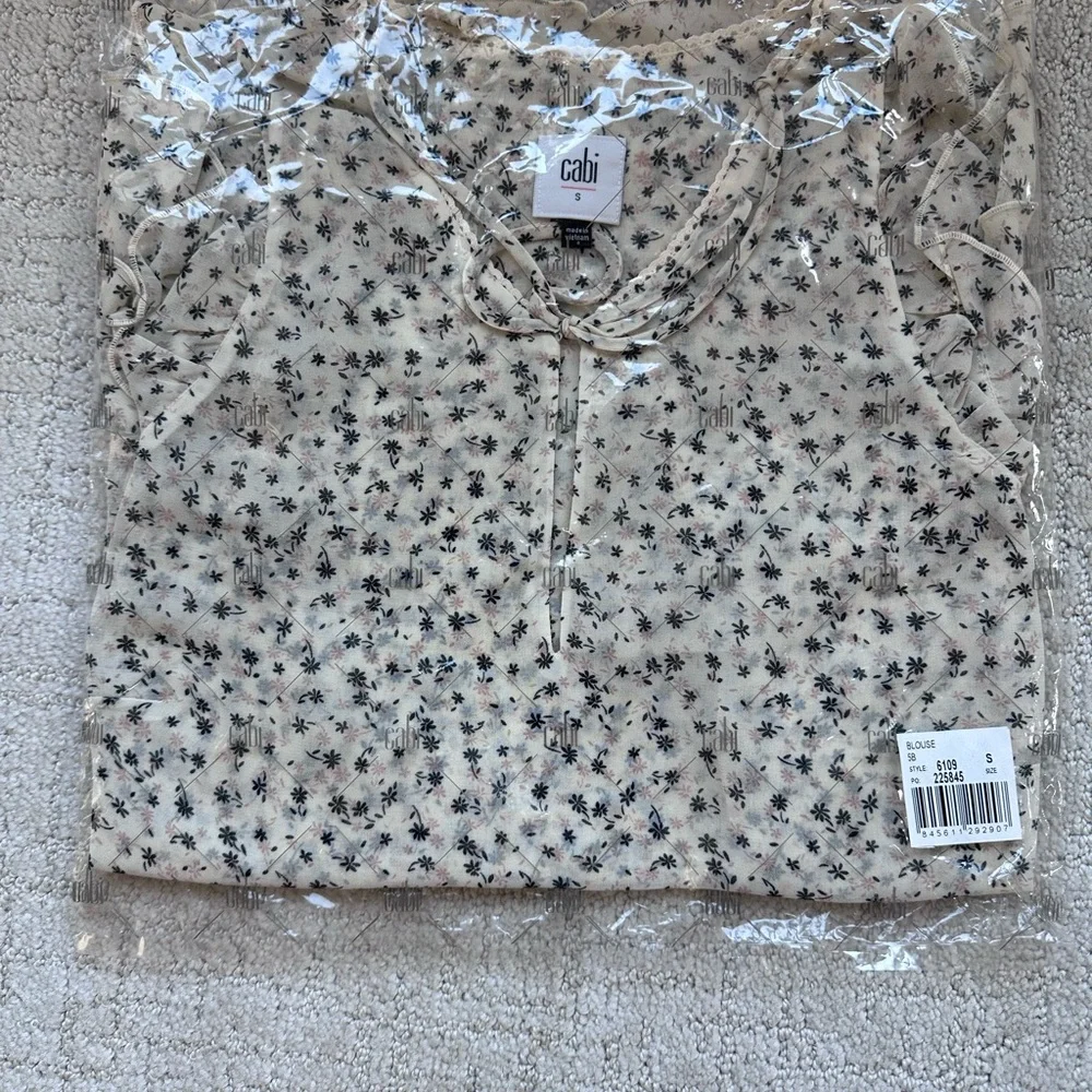 Cabi Cream Ruffle Blouse - Wishful Top - Picture 7 of 8